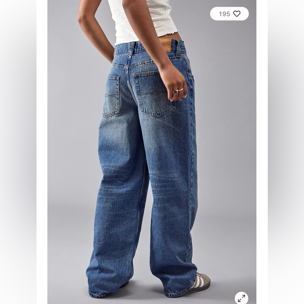 BDG Mid-Vintage Wash 90s Baggy Boyfriend Jeans - Picture 2 of 9